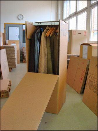 Wardrobe boxes for shipping clothes, suits, dresses