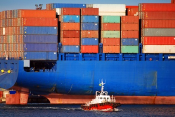 Sea shipping to Rockhampton