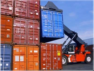 Advantages of using sea large sea freight forwarders